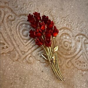 1997 Danbury Mint 2.5” Elegant Dozen Red Rose Brooch stunning